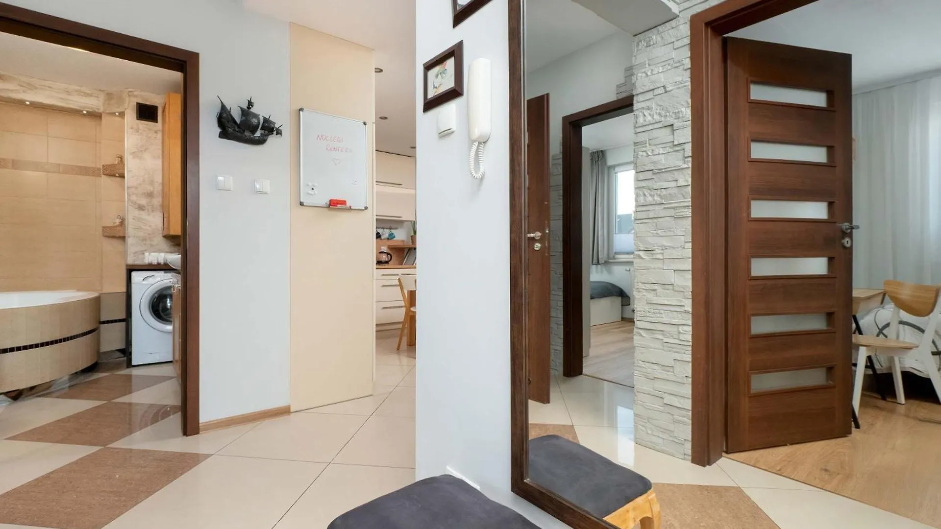 Spacious Two-Bedroom Apartment With 2 Parking Spaces By Noclegi Renters Gdańsk