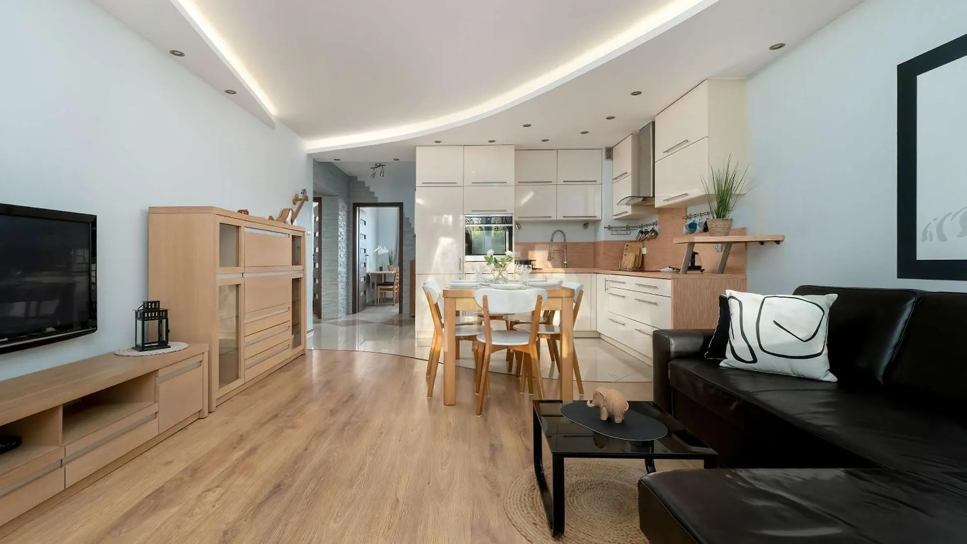 Spacious Two-Bedroom Apartment With 2 Parking Spaces By Noclegi Renters Gdansk Poland